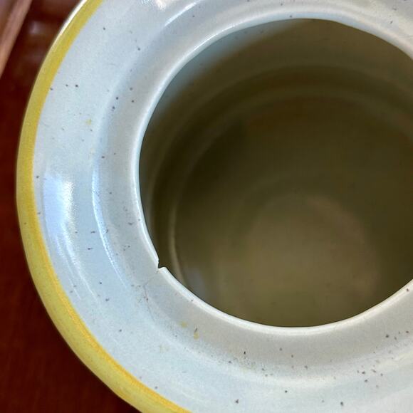 Vintage MCM “Genie” Ribbed Ceramic Canister Cookie Jar, 7.5" Yellow & Brown Trim - Picture 8 of 8